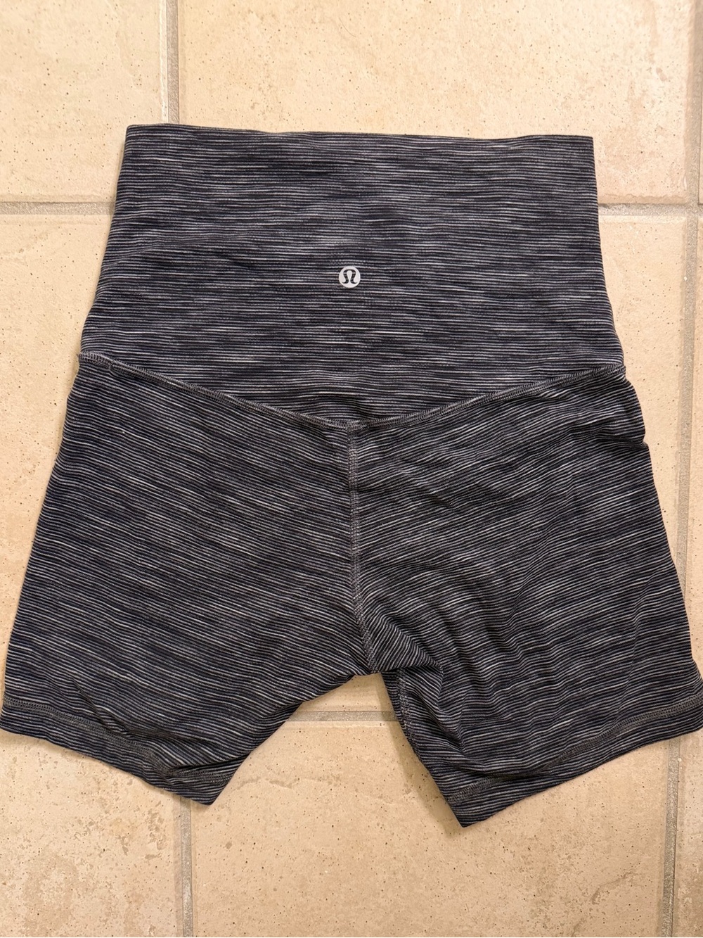 lululemon Align 6" Shorts – Black Gray – Size 6